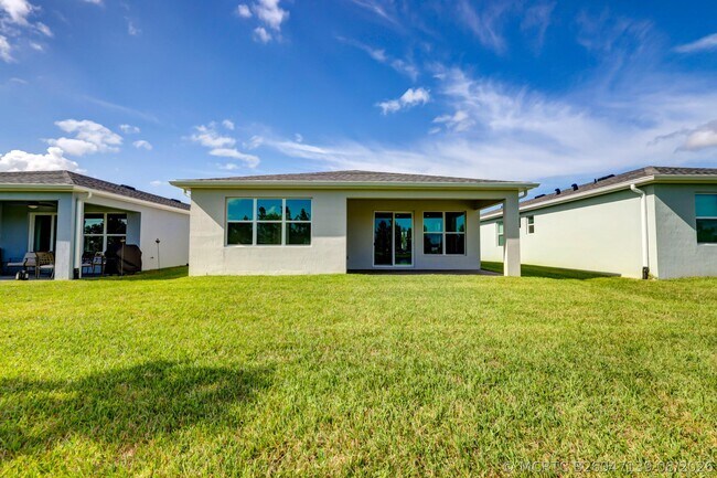 Building Photo - 12712 SW Eleanor Dr