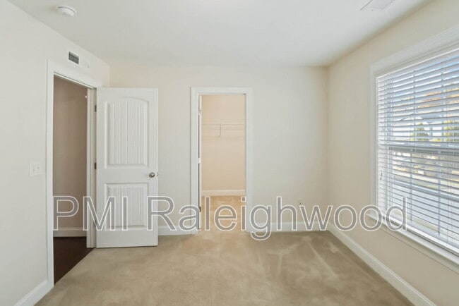 Building Photo - 2707 Masonboro Ferry Dr