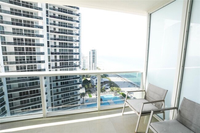 Building Photo - 1830 S Ocean Dr
