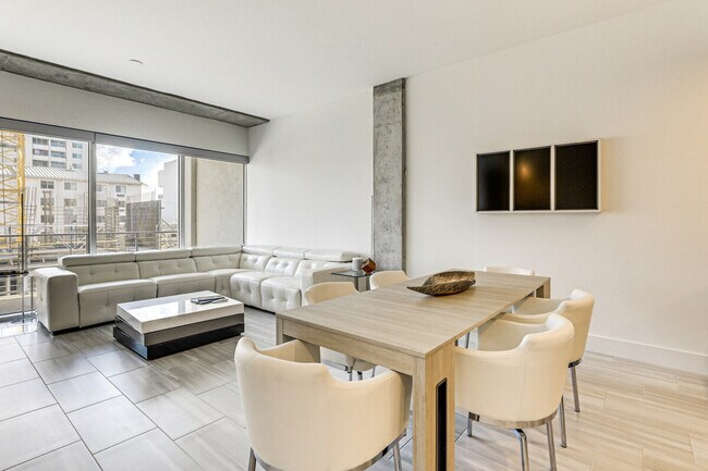 Building Photo - 332 Cocoanut Ave