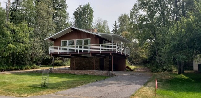 Primary Photo - 515 Parkway Dr