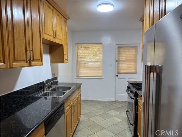 Building Photo - 5901 woodman Ave