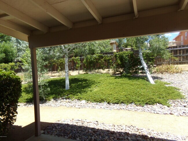 Building Photo - 4801 N Viewpoint Dr