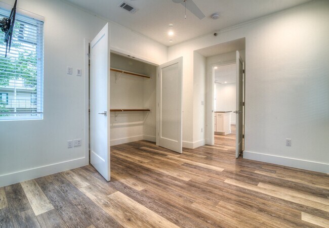 Building Photo - 3111 Walling Dr