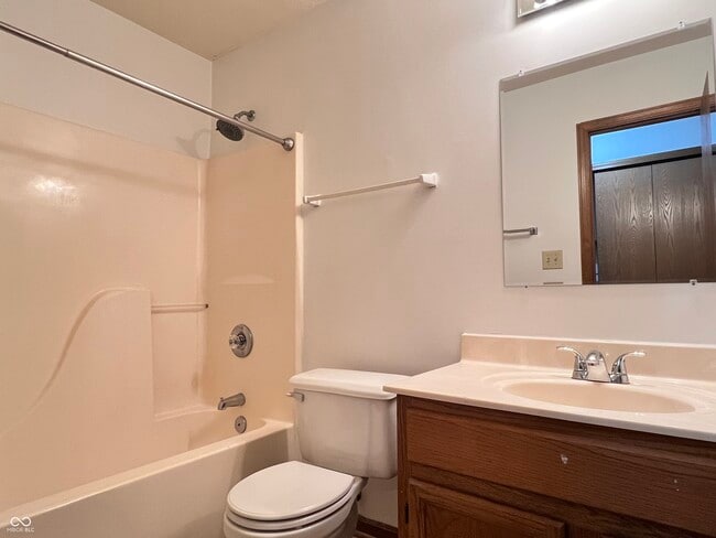 Building Photo - 4923 Peony Pl