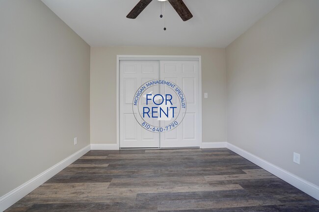 Building Photo - 5093 Spinning Wheel Dr