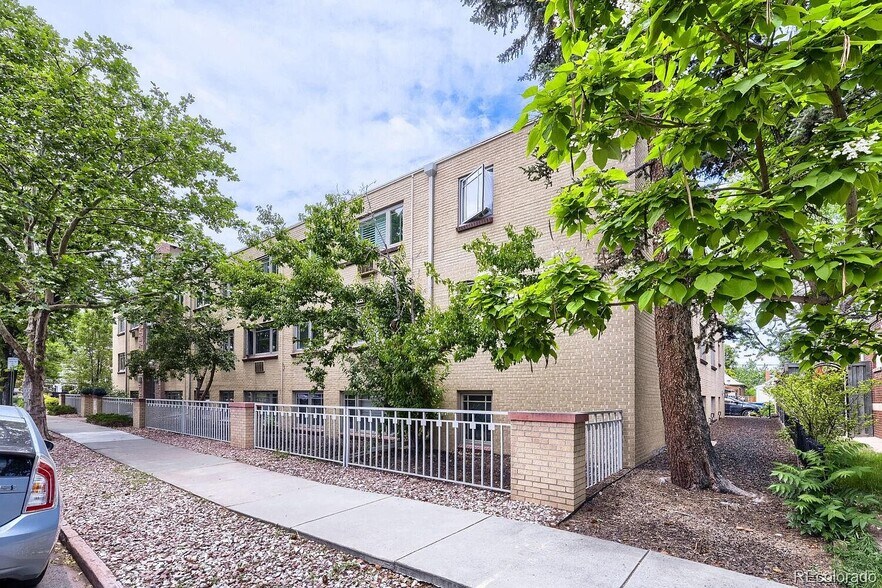 Building Photo - 969 S Pearl St