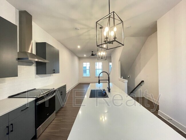 Building Photo - 194 Chestnut Cir