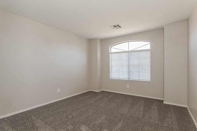 Building Photo - 14338 N 129th Ave