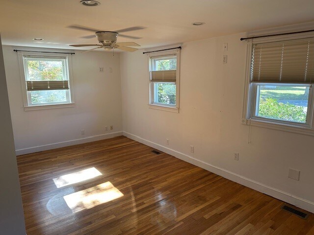 Building Photo - 25 Mountain Rd