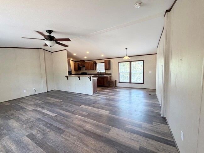 Building Photo - 157 Lakeside Dr