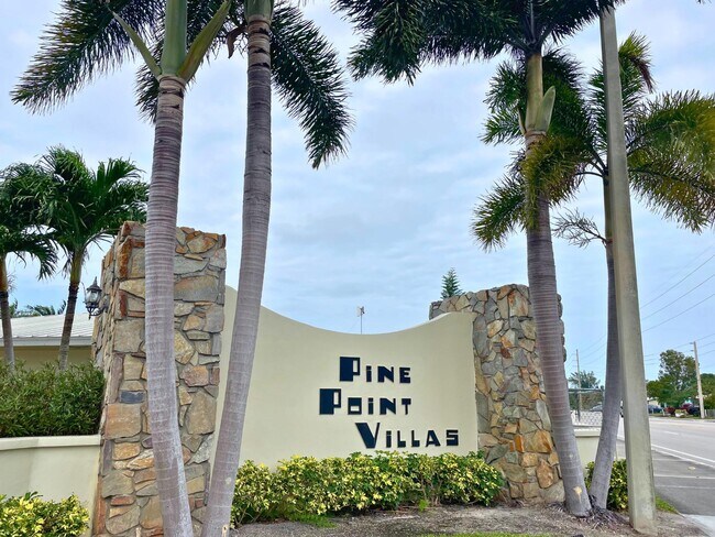 Building Photo - 3301 Loren Rd