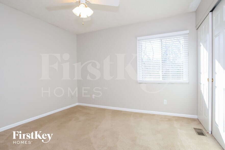 Building Photo - 3072 Hoock Ct