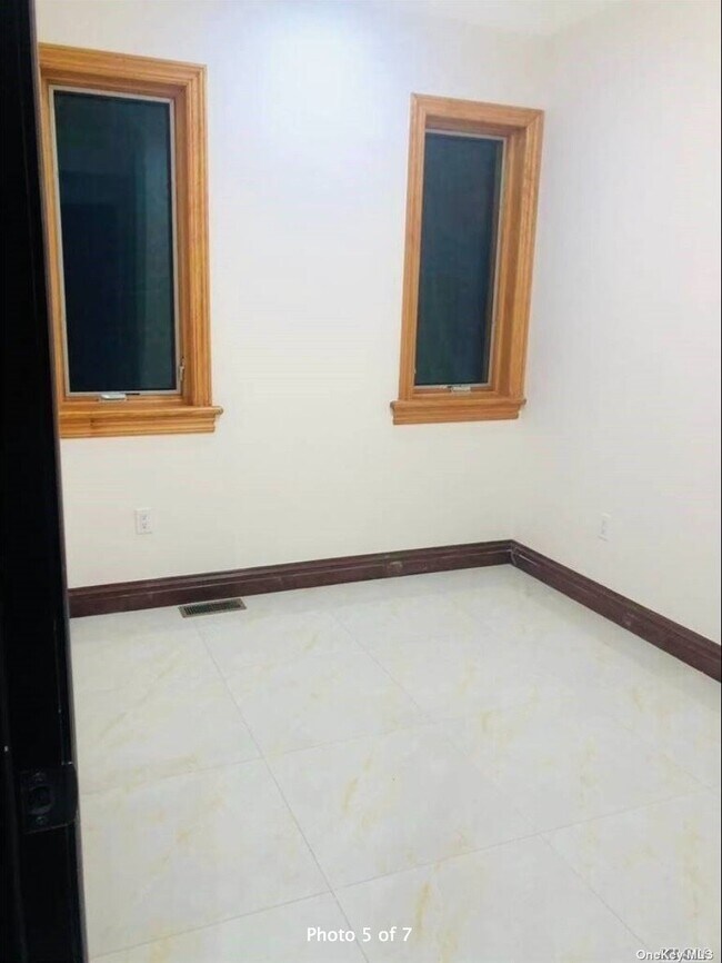 Building Photo - 196-32 45th Ave