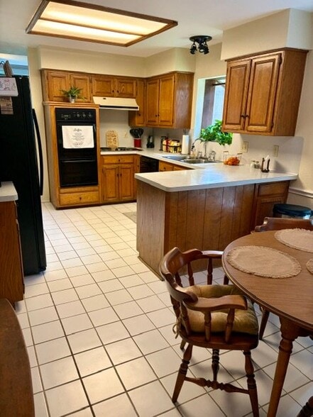 Building Photo - 6614 Canalview Dr