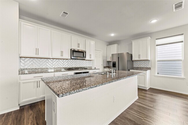 Building Photo - 5826 Savanna Pasture Rd