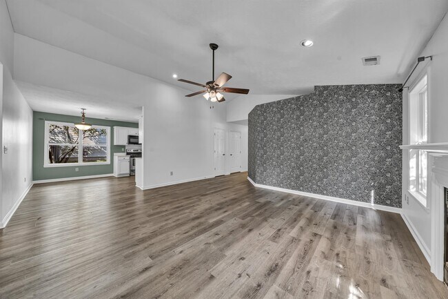 Building Photo - 1201 Red Stone Dr