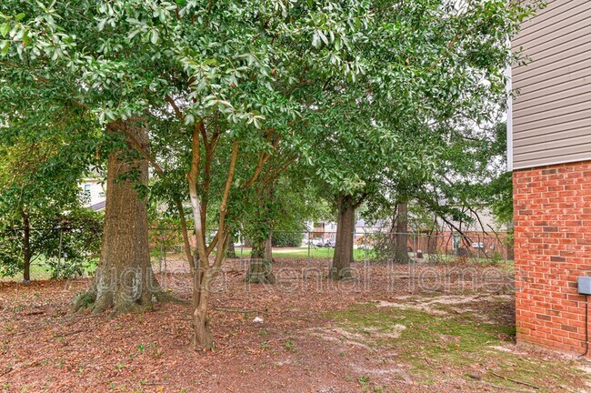 Building Photo - 152 Conifer Dr