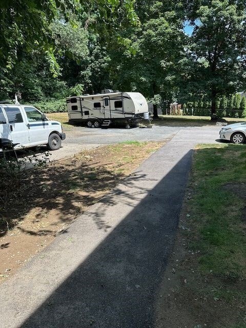 Building Photo - 28-30-30 Maolis Ave