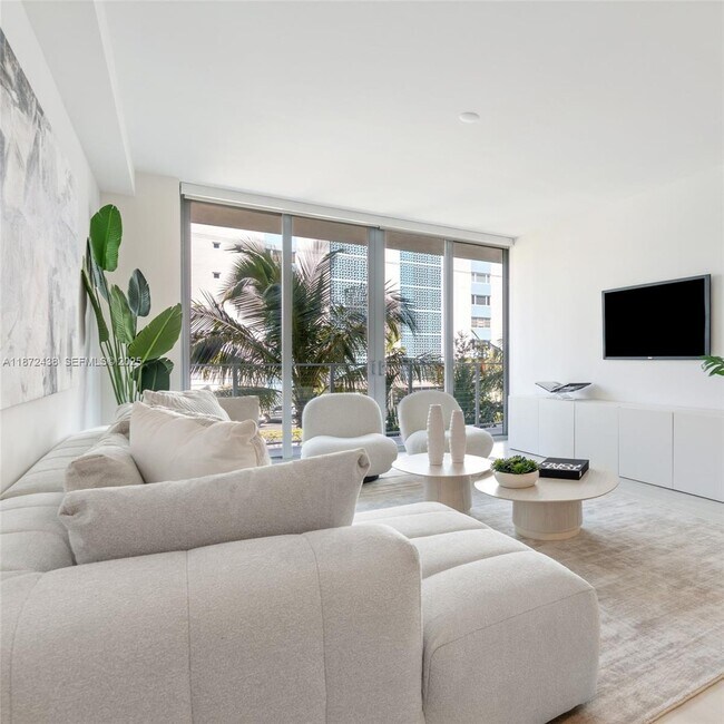 Building Photo - 10281 W Bay Harbor Dr