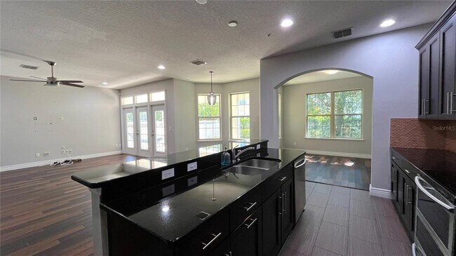 Building Photo - 6031 Roseate Spoonbill Dr