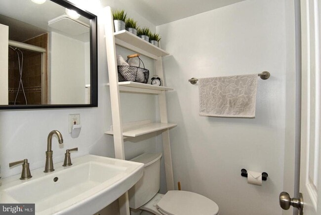 Building Photo - 5920 Langton Dr