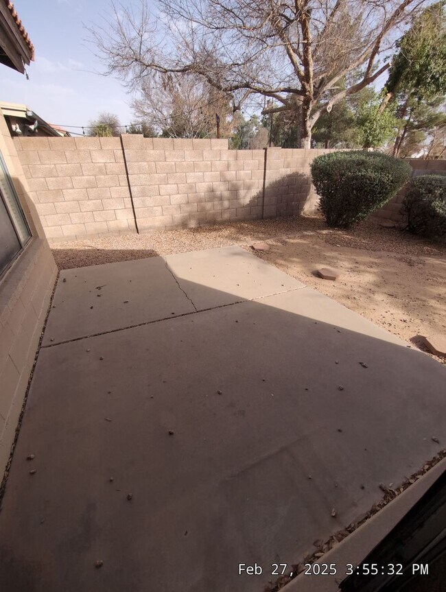 Building Photo - Welcome to your new cozy, immaculate and spacious home!