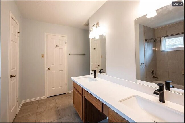 Building Photo - 4317 Plover Dr