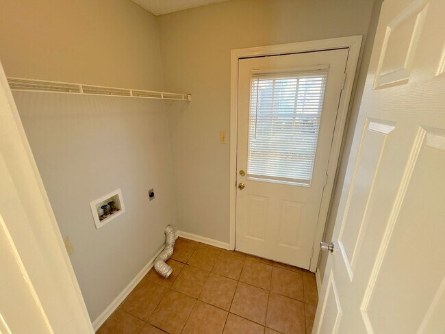 Building Photo - 4267 Kings Valley Cove E