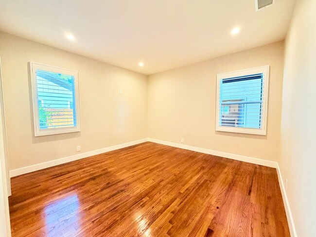 Building Photo - Verdura Street