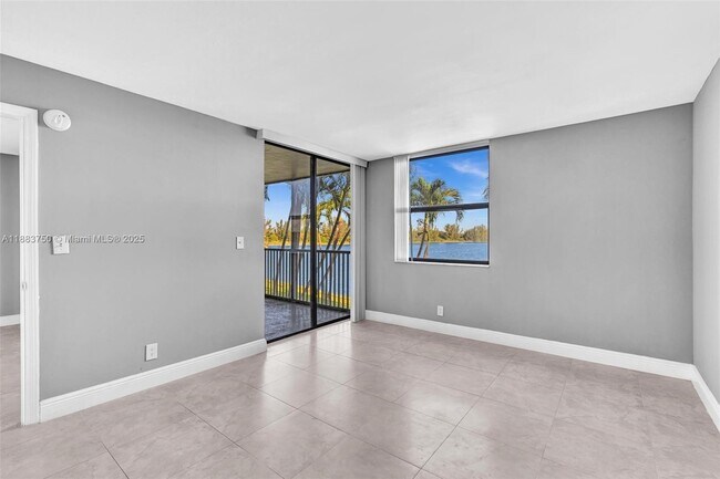 Building Photo - 118 Lake Emerald Dr