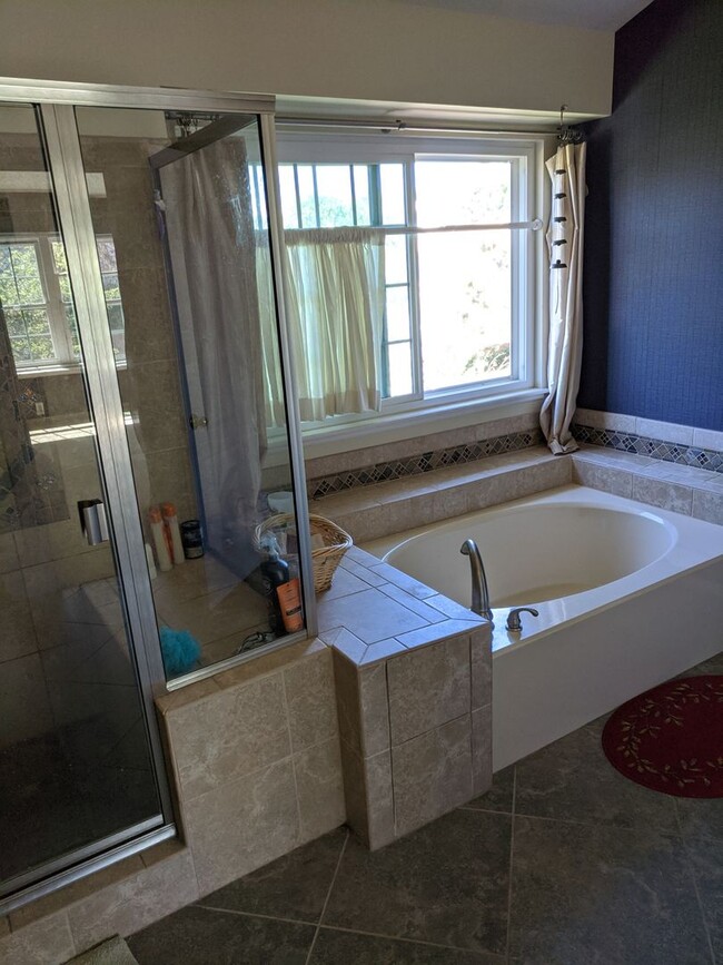 Building Photo - Northwest two story home with finished bas...