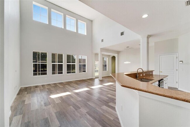 Building Photo - 5604 Skimmer Dr