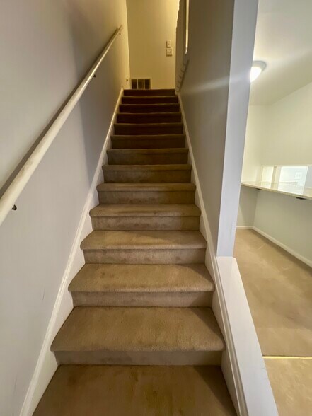 Building Photo - 301 Harbor Heights Dr