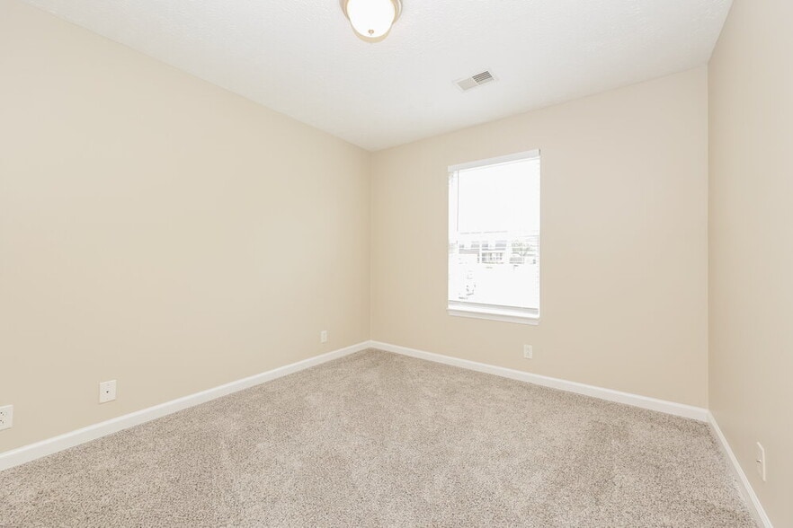 Building Photo - 1102 Nahanee Ct