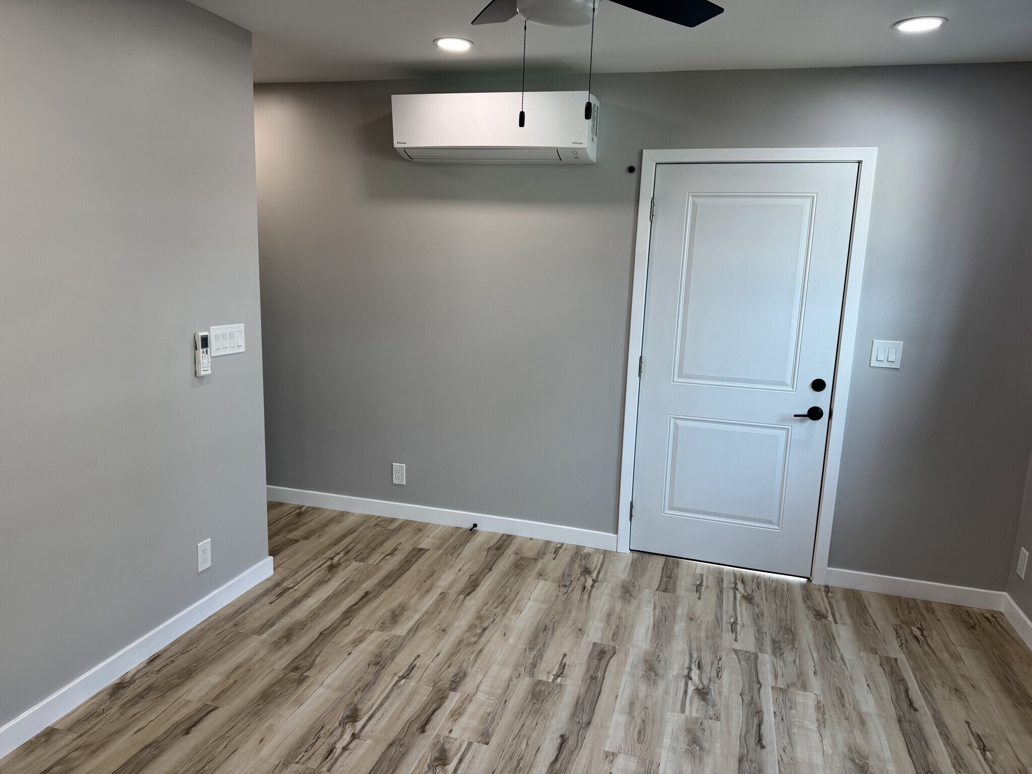 Living Room - 2428 Denver St