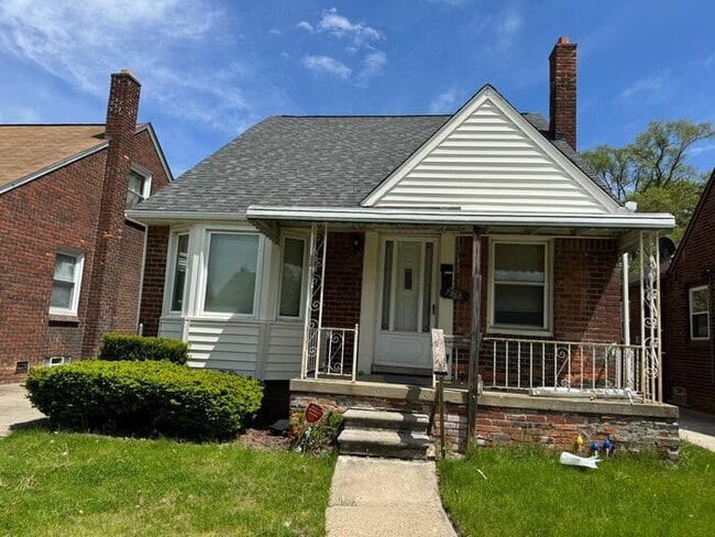 Primary Photo - Detached Garage- 2 bathrooms - Section 8 A...