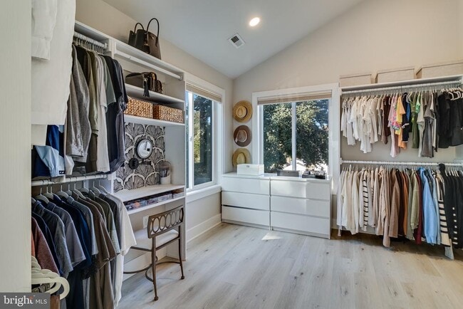 Building Photo - 84 S Chesapeake Ave