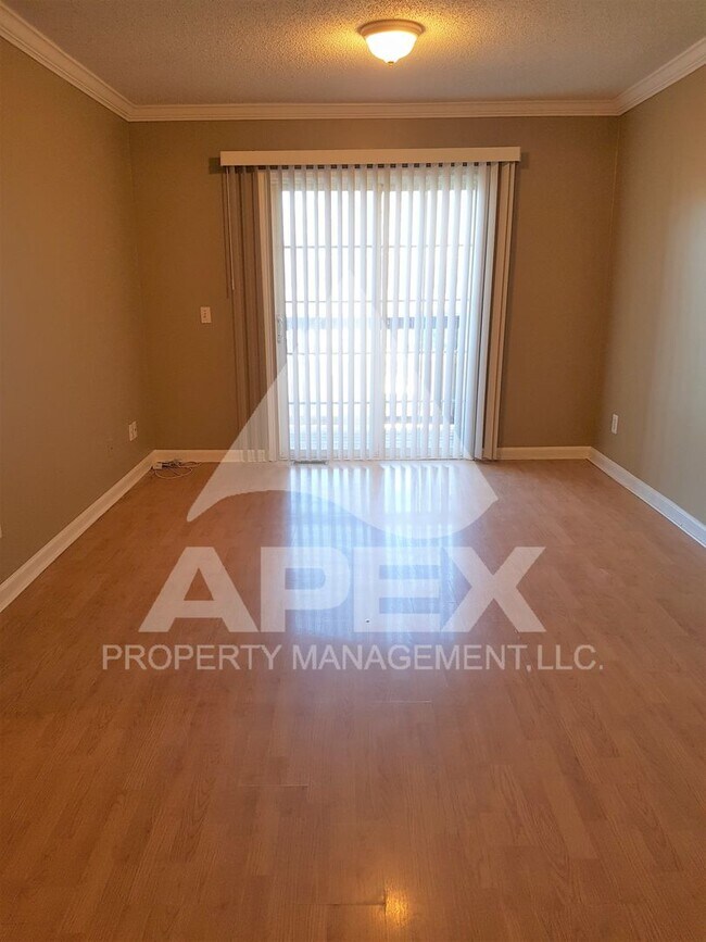 Building Photo - MOVE-IN SPECIAL,NO RENT TIL MAY 1ST! - NICE 3 Bd | 2 Ba Top Floor Condo in West Knoxville!