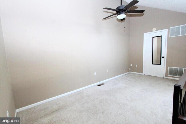 Building Photo - 604 Ravens Crest Dr