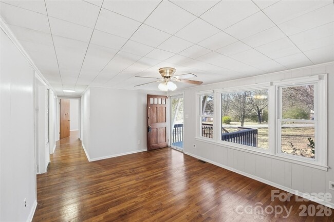 Building Photo - 214 Latta Ave