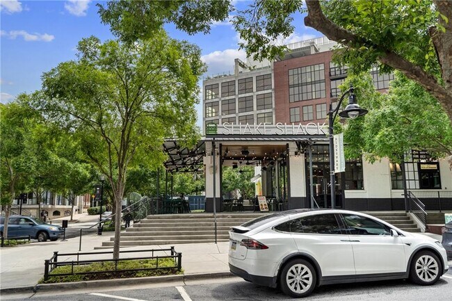 Building Photo - 1100 Howell Mill Rd NW