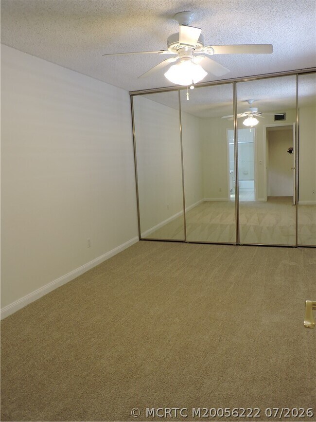 Building Photo - 2865 SW Lakemont Pl