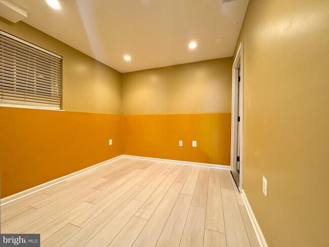 Building Photo - 43555 Hyland Hills St