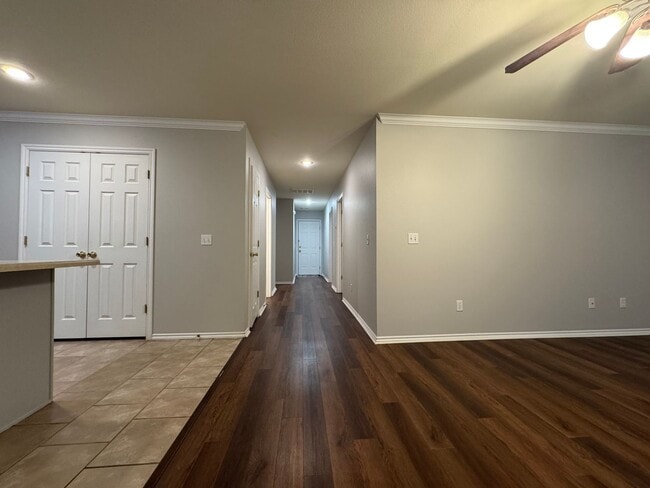 Building Photo - ***1582 Willowbrook Dr***