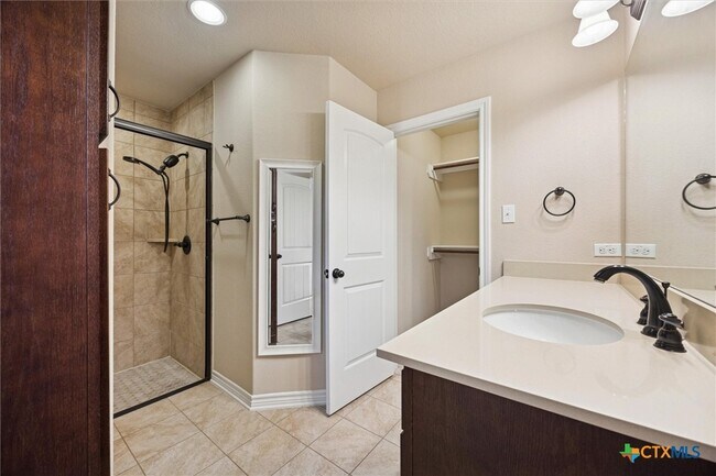 Building Photo - 1135 Twisted Oak Ct