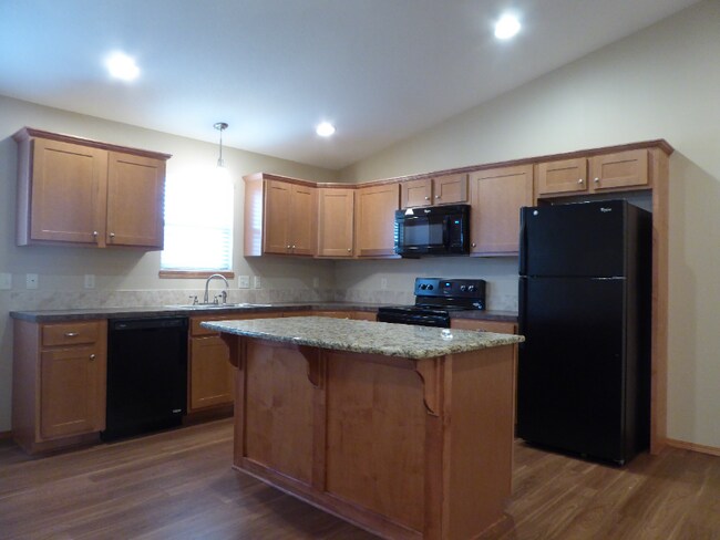 Building Photo - 3019 Cottonwood Hill Dr