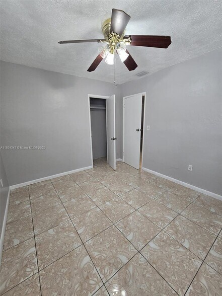 Building Photo - 480 NE 136th St