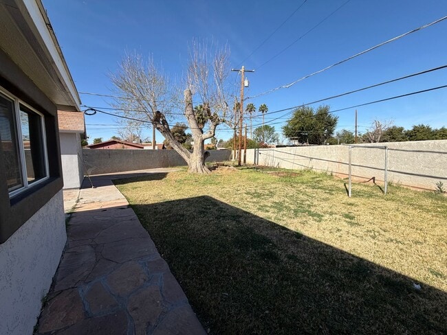 Building Photo - Spacious 4 Bed 3 Bath Single-Level Home | RV Gate | Huge Yard | Bright Open Layout