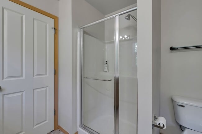 Building Photo - Cozy Corner Lot in Radiance